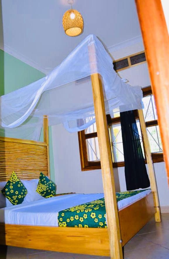 Buutu Nest Acomodação com café da manhã Jinja Exterior foto